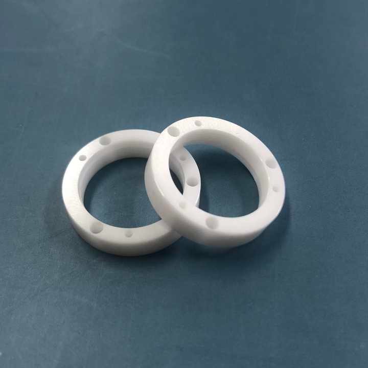 Ring aus gehärtetem Zirkoniumoxid